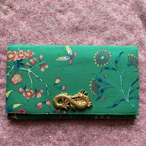 🌈 2/$30 Vintage Clutch